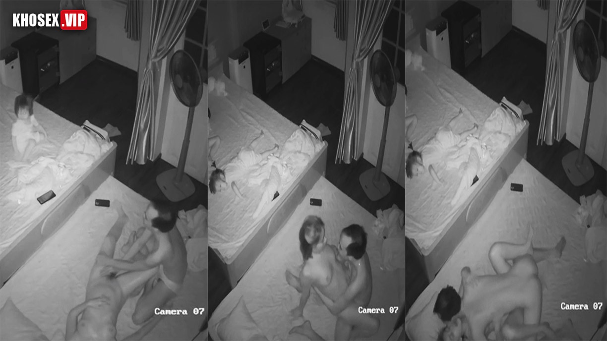 Poster of Hack Camera Hai vợ chồng dẫn bạn về nhà some con vợ dâm quá nhún như chưa bao giờ được nhún – Phần 3