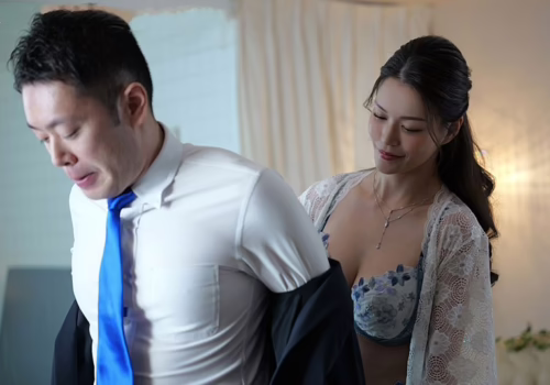 Poster of Vợ xinh đi làm thêm ngoại tình với trai trẻ vì chồng thờ ơ